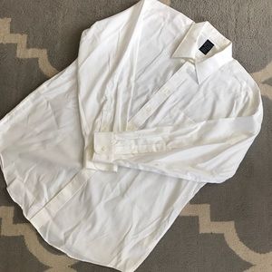 4/$15 • Men’s Dress Shirt • EUC